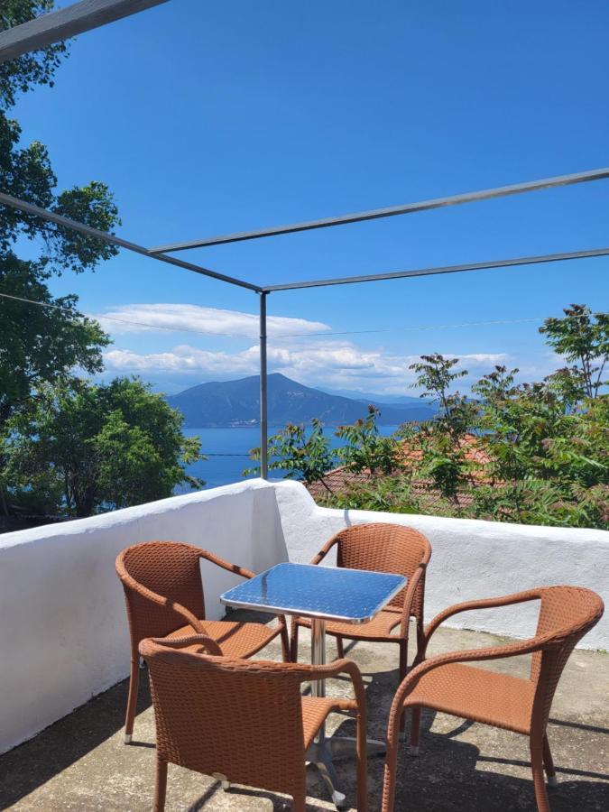 Παραδοσιακό Σπίτι Με Θέα Villa Tríkeri Buitenkant foto